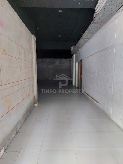 Ground Floor 1200 sft Shop for Rent in Dhanmondi-4