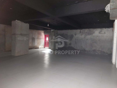 Ground Floor 1200 sft Shop for Rent in Dhanmondi-3