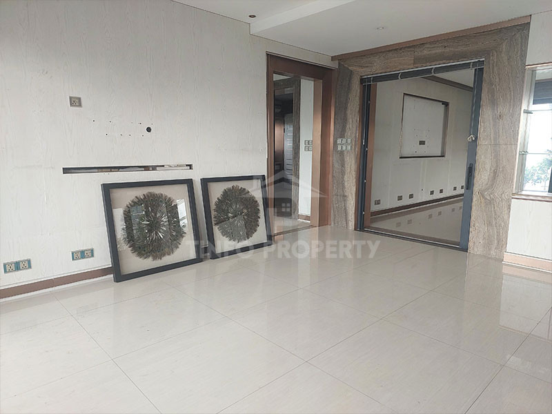 6500 Sq Ft Commercial Office Space for Rent in Banani-11