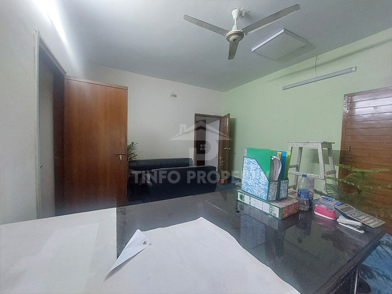 2500 Sq Ft Commercial Space in Banani is up for Rent-2